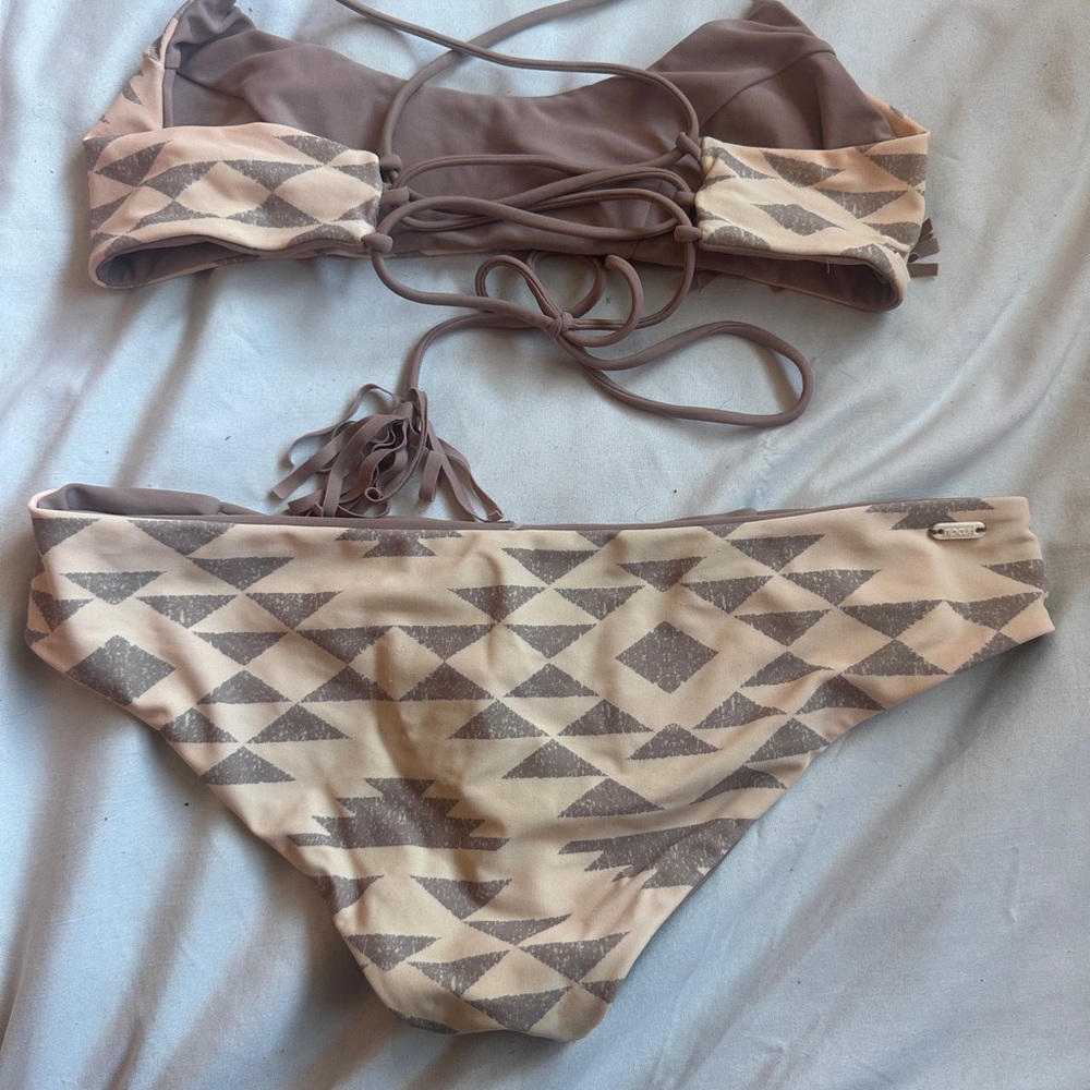 Reversible Rip Curl Bikini - Picture 3 of 5